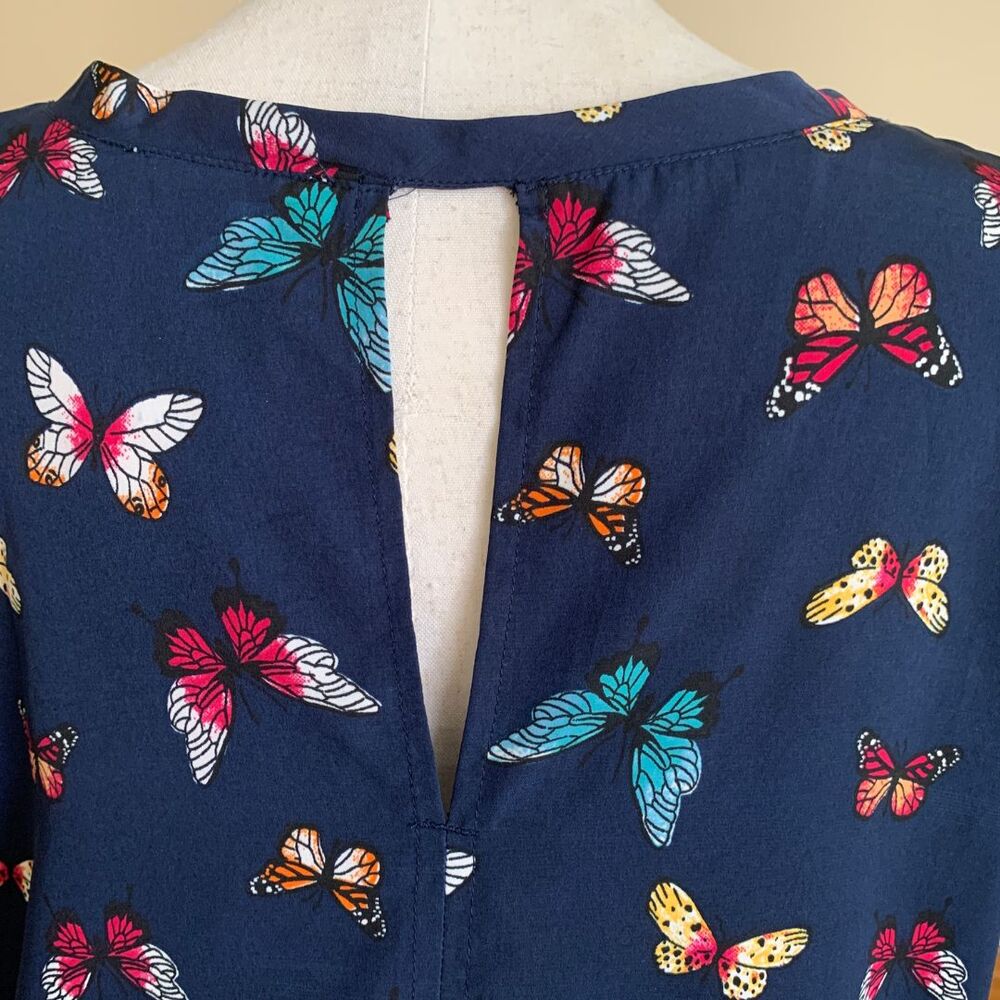 Abercrombie & Fitch Butterfly Print Blouse Size M Navy Short Sleeve Keyhole Back - Picture 5 of 11